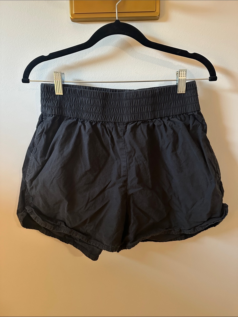 Everlane High-Waist Black Athletic Shorts with Smocked Waistband